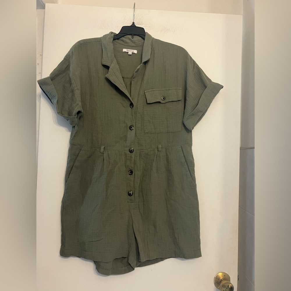 Madewell light spun belted safari romper in sage/ olive green no belt small
